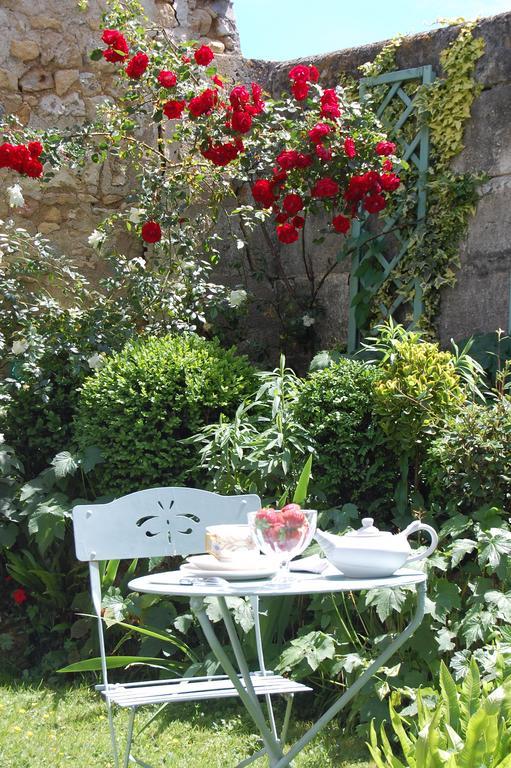 Jardins Secrets Bed & Breakfast Angouleme Bagian luar foto